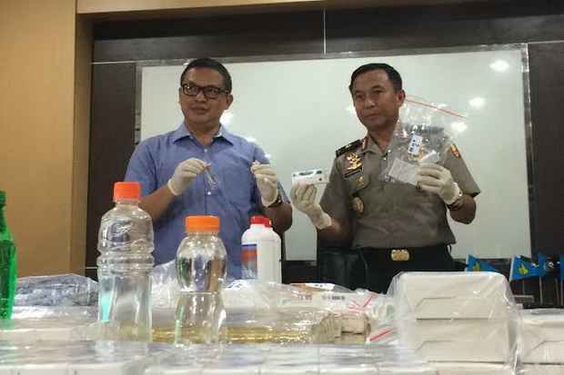 bidan-me-suntik-48-bayi-gunakan-vaksin-palsu-j8G